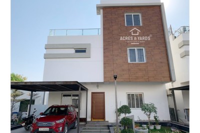 Triplex Villa for Sale